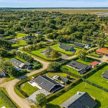 Thamina - 200m To The Fjord By Interhome