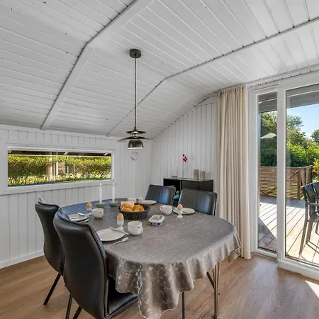Thamina - 200m To The Fjord By Interhome