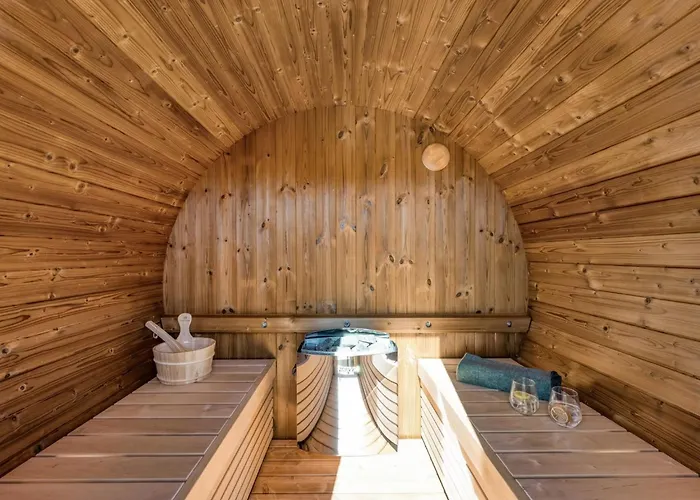 Thamina - 200m To The Fjord By Interhome